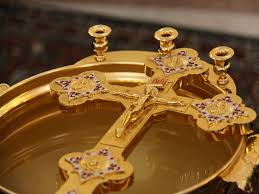 V stredu na predvečer sviatku Bohozjavenia bude o 17.00 hod. Sv. liturgia Bazila Veľkého s večierňou, po ktorej bude veľké posvätenie vody. V tento deň zaväzuje prísny pôst.